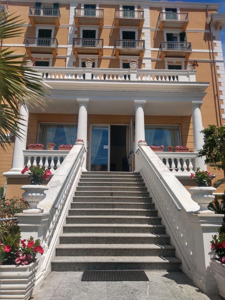 Hotel Morandi 3*